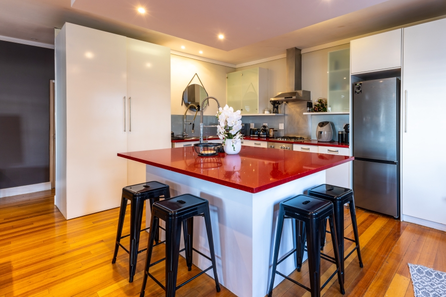 To Let 3 Bedroom Property for Rent in Sea Point Western Cape